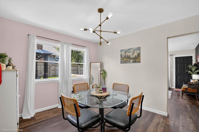 206 Hillcrest Road, Waterloo, IA 50701