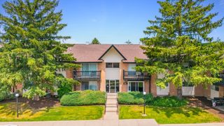 7A Kingery Quarter Avenue 201, Willowbrook, IL 60527