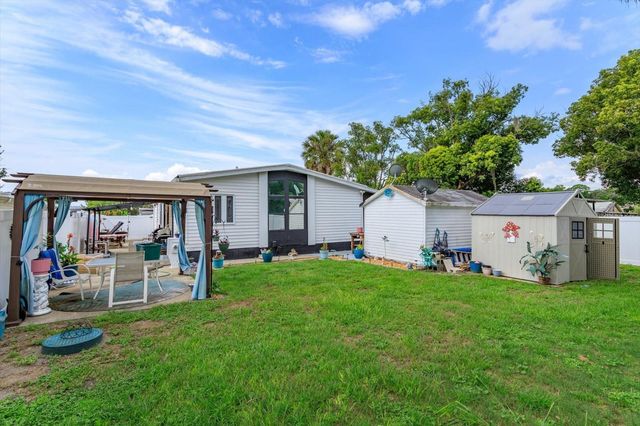 106 LEISURE WORLD DRIVE N, Debary, FL 32713
