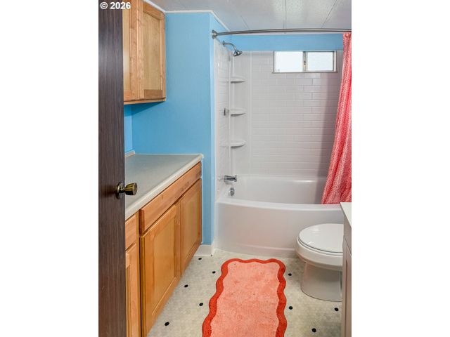 34098 EL ROBLE Ave, Eugene, OR 97405