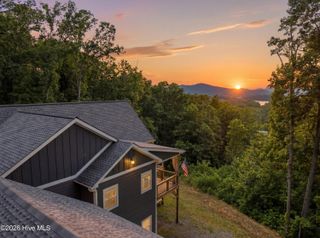 154 Blueberry Hill, Hayesville, NC 28904
