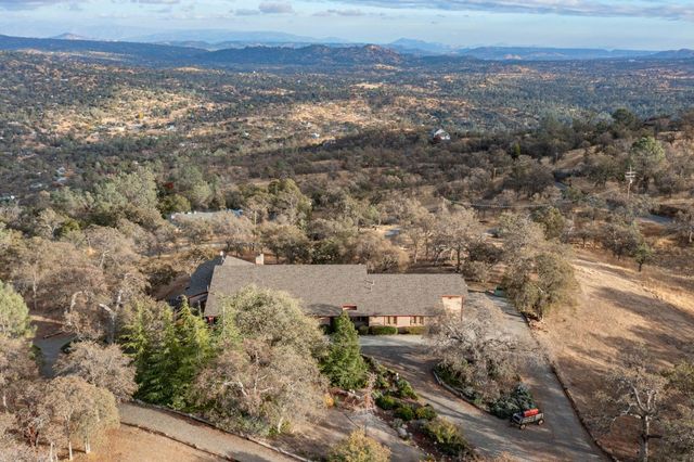 41849 John Muir Dr, Coarsegold, CA 93614