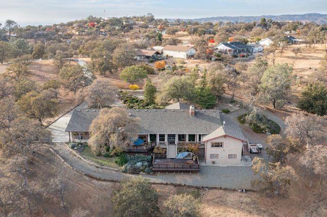 41849 John Muir Dr, Coarsegold, CA 93614