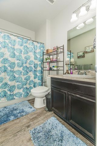 1142 S Pearwood Avenue, Fresno, CA 93727