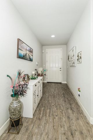 1142 S Pearwood Avenue, Fresno, CA 93727