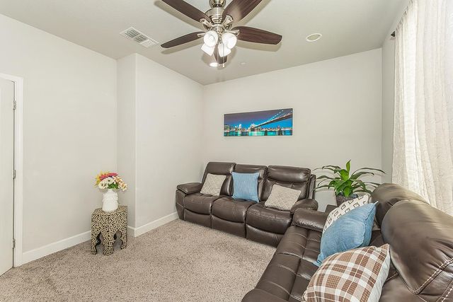 1142 S Pearwood Avenue, Fresno, CA 93727