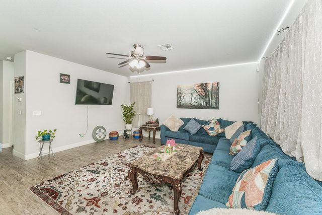 1142 S Pearwood Avenue, Fresno, CA 93727