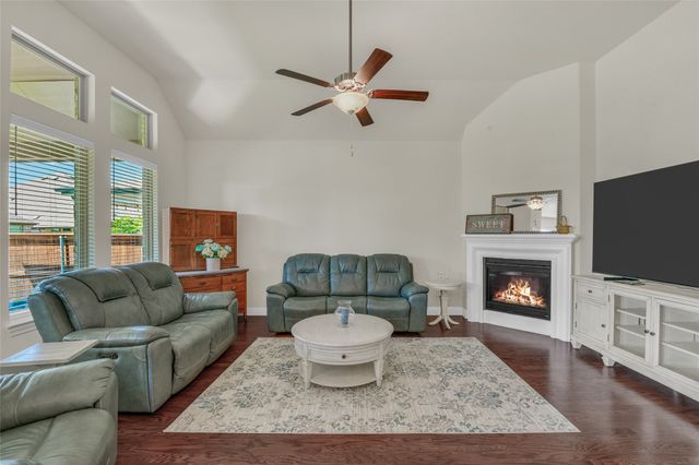 1709 Hamlet Drive, Fort Worth, TX 76052