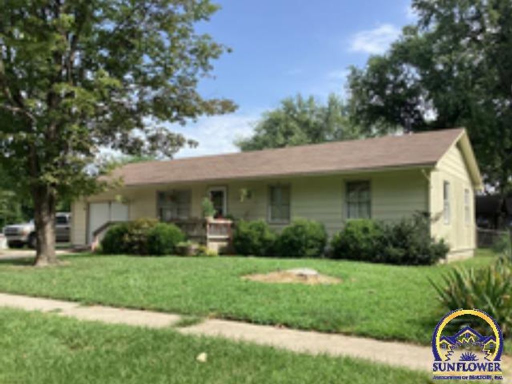 1101 NW Howard AVE, Topeka, KS 66608