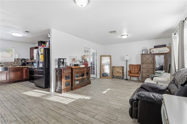 5836 Dunedin Court, Las Vegas, NV 89110