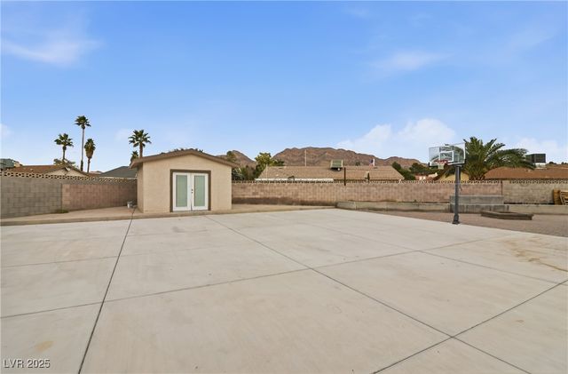 5836 Dunedin Court, Las Vegas, NV 89110