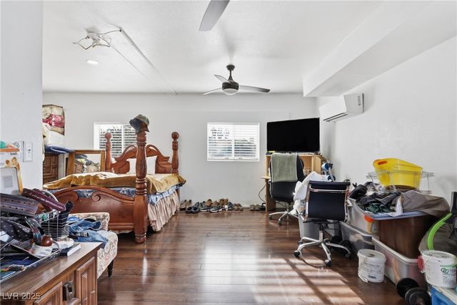 5836 Dunedin Court, Las Vegas, NV 89110