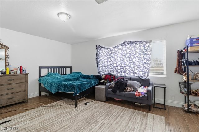 5836 Dunedin Court, Las Vegas, NV 89110