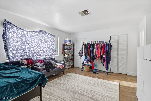 5836 Dunedin Court, Las Vegas, NV 89110