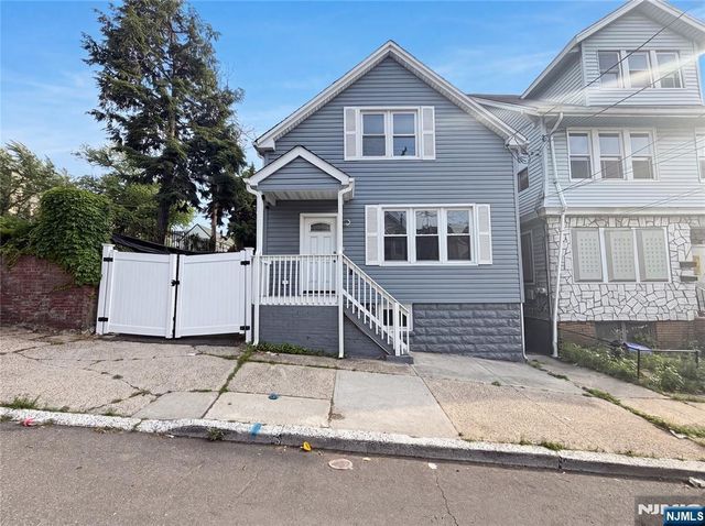15 Arverne Terrace, Irvington, NJ 07111