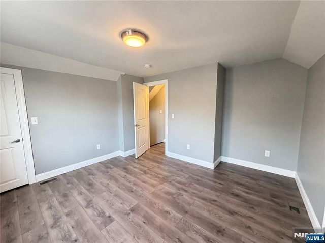 15 Arverne Terrace, Irvington, NJ 07111