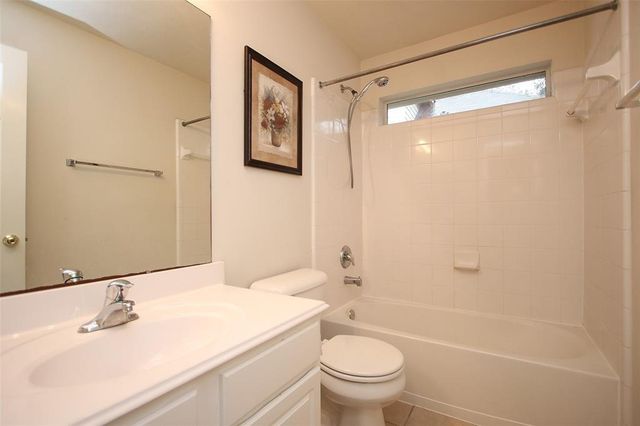 14 Delphinium Place, The Woodlands, TX 77382