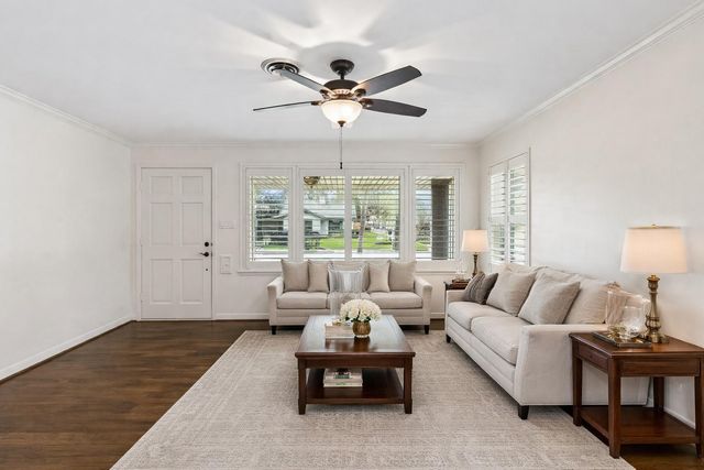 2038 Viking Drive, Houston, TX 77018