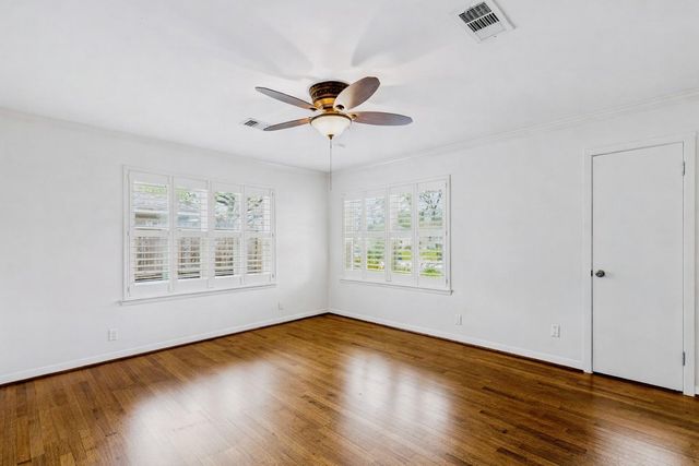 2038 Viking Drive, Houston, TX 77018