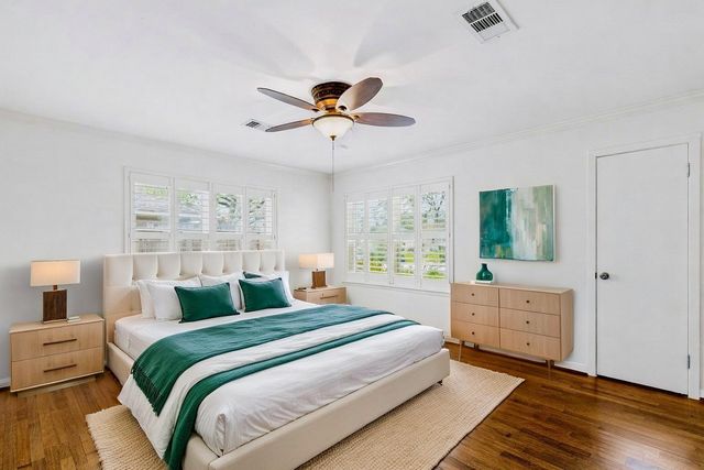 2038 Viking Drive, Houston, TX 77018