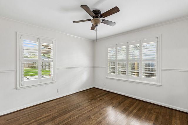 2038 Viking Drive, Houston, TX 77018