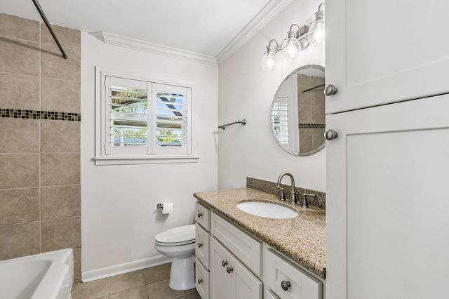 2038 Viking Drive, Houston, TX 77018