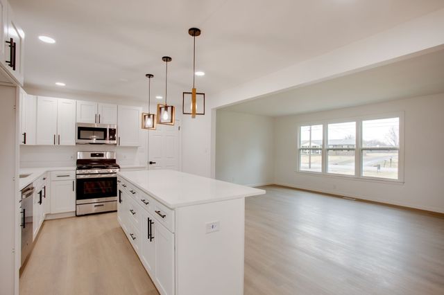 223 Hampton Rd, Columbia, TN 38401