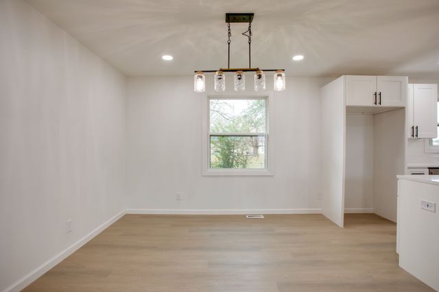 223 Hampton Rd, Columbia, TN 38401