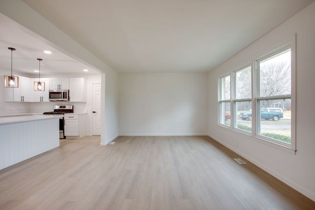 223 Hampton Rd, Columbia, TN 38401