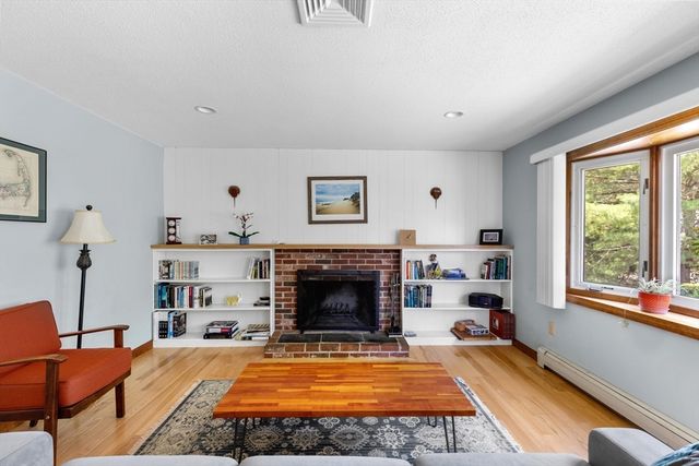 90 Village Ln, Wellfleet, MA 02667