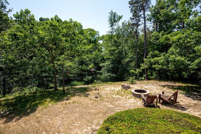 90 Village Ln, Wellfleet, MA 02667