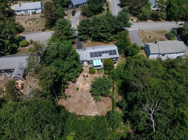 90 Village Ln, Wellfleet, MA 02667