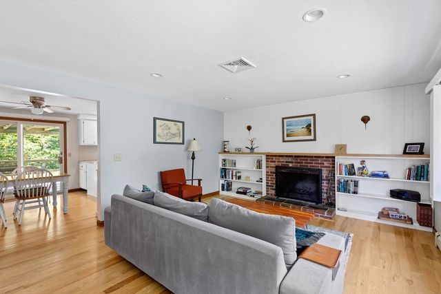 90 Village Ln, Wellfleet, MA 02667