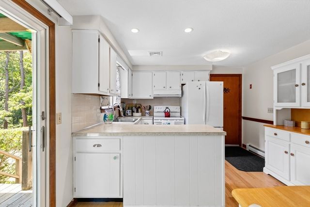 90 Village Ln, Wellfleet, MA 02667
