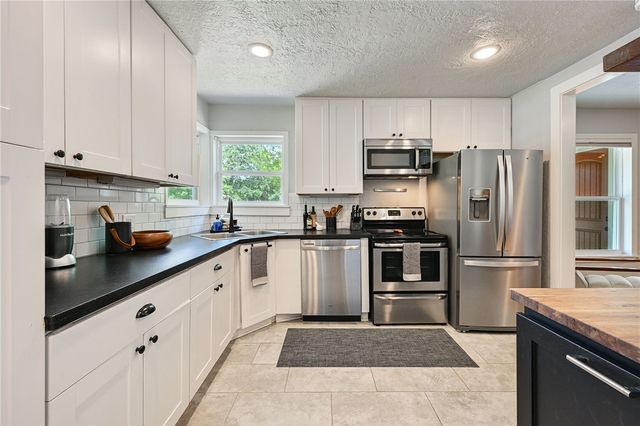 901 East North Avenue, Bryan, TX 77802
