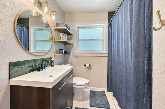 901 East North Avenue, Bryan, TX 77802