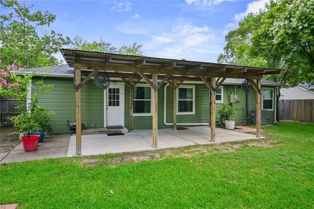 901 East North Avenue, Bryan, TX 77802