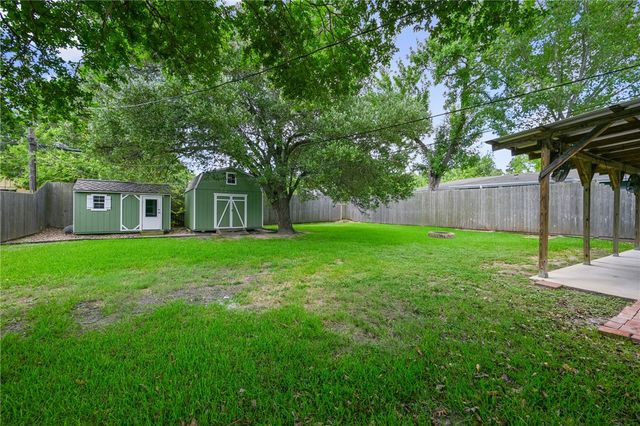 901 East North Avenue, Bryan, TX 77802