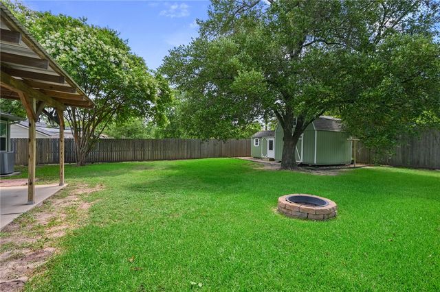 901 East North Avenue, Bryan, TX 77802