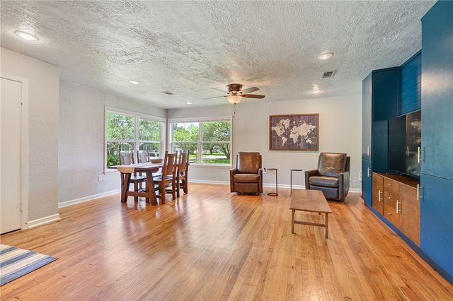 901 East North Avenue, Bryan, TX 77802