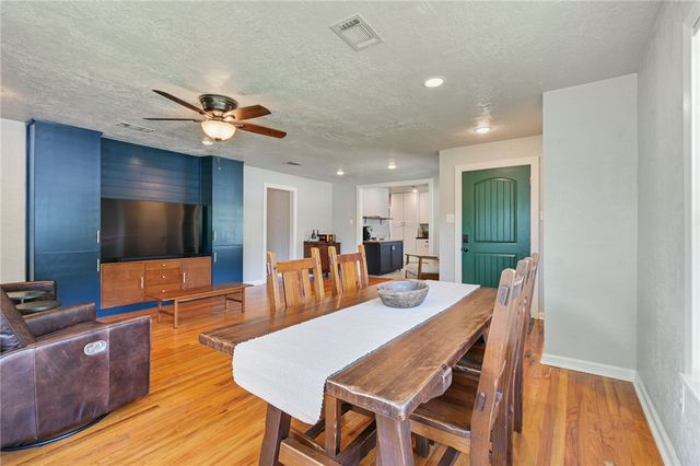 901 East North Avenue, Bryan, TX 77802