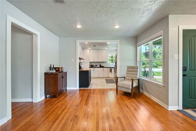 901 East North Avenue, Bryan, TX 77802