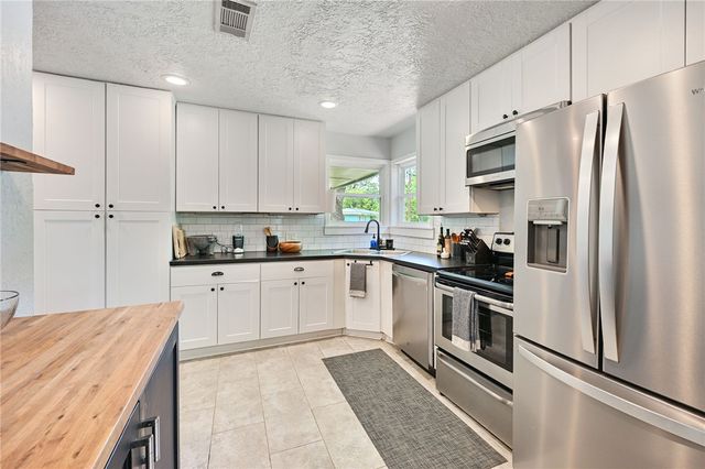 901 East North Avenue, Bryan, TX 77802