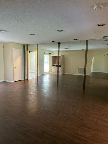 1700 NW 84th Drive, Coral Springs, FL 33071