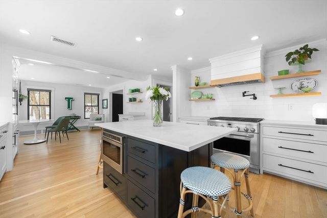 4 Rachaels Lane, Duxbury, MA 02332