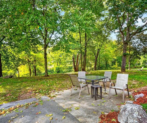 96 Sweetwater Ave 9, Bedford, MA 01730