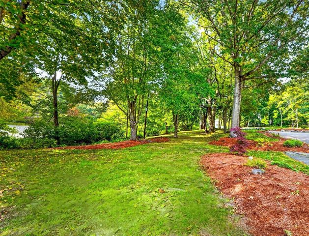 96 Sweetwater Ave 9, Bedford, MA 01730