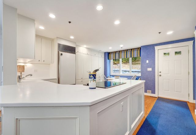 96 Sweetwater Ave 9, Bedford, MA 01730