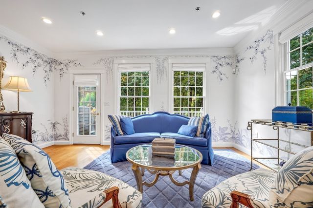 96 Sweetwater Ave 9, Bedford, MA 01730