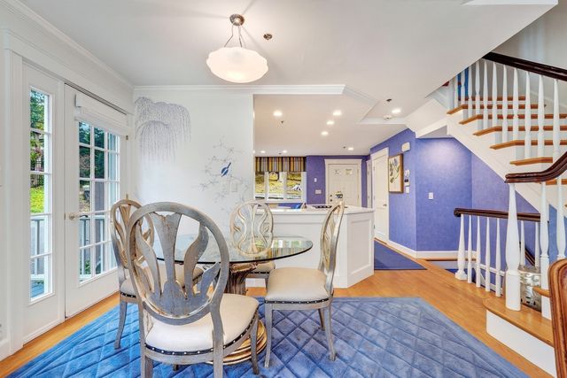 96 Sweetwater Ave 9, Bedford, MA 01730